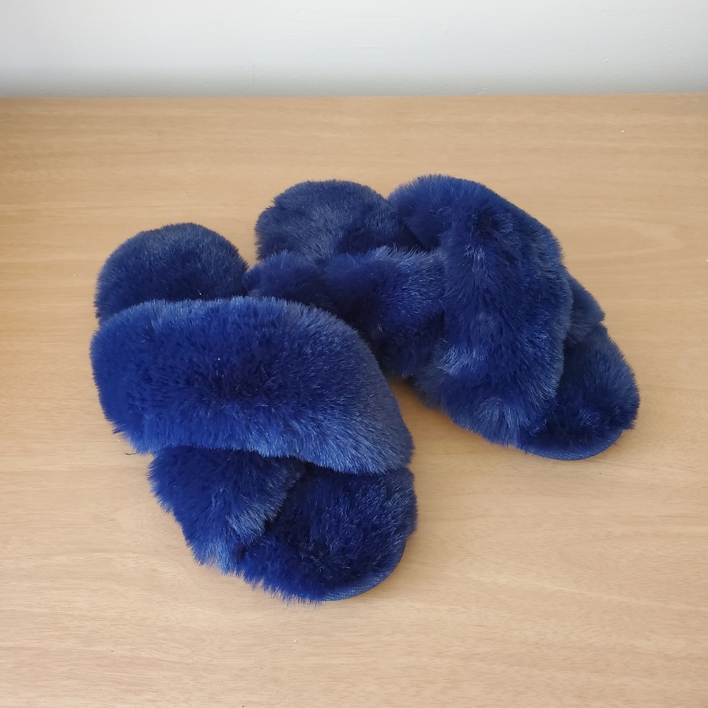 Jenni Fuzzy Plush Fury Blue Slippers Size L
